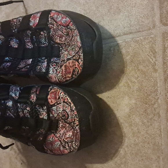 Nike Roshe Run Hi Sneakerboot Liberty QS Black Solar Red Women Size 8 Preowned - Picture 8 of 8